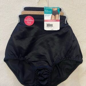 Vanity Fair Radiant Undershapers Briefs Panties 3 Pack NWT Size Small